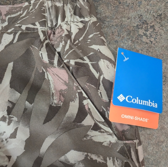 NWT Columbia Pleasant Creek Stretch Shorts XL Floral Fossil Tropical UPF 50 3" - Picture 2 of 8